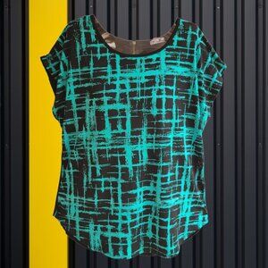 Super Line Womens Top Blouse Short Sleeves Back Zip Black Green Size L